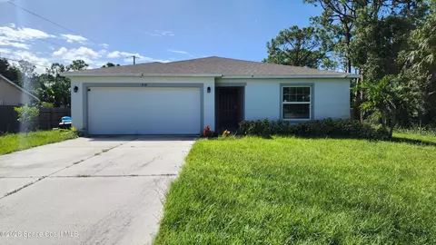 832 Sorrel St NW, Palm Bay, FL 32907