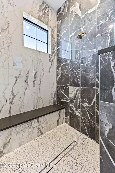 Bath - 4055 Domain Ct, Melbourne, FL 32934 photo 5 of 7