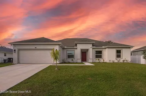 1717 Dalroy St NW, Palm Bay, FL 32907