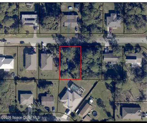 656 Chaloupe St SE, Palm Bay, FL 32909
