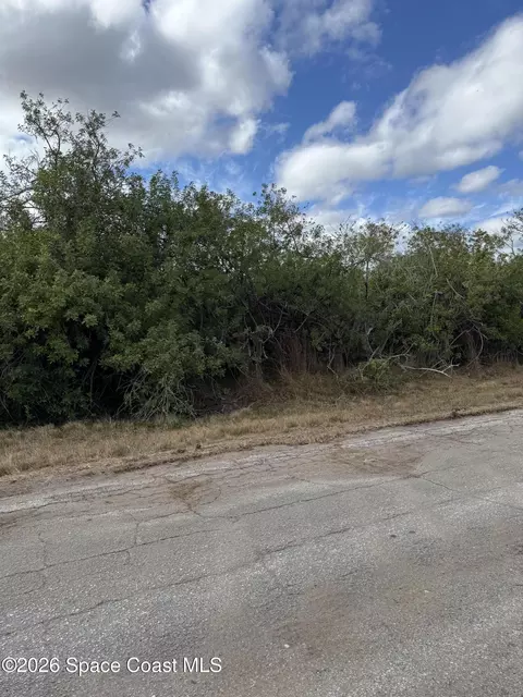 8520 Horseshoe Ave, Palm Bay, FL 32909