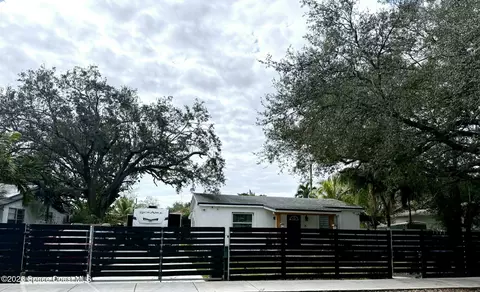 1340 NW 112th St, Miami, FL 33165