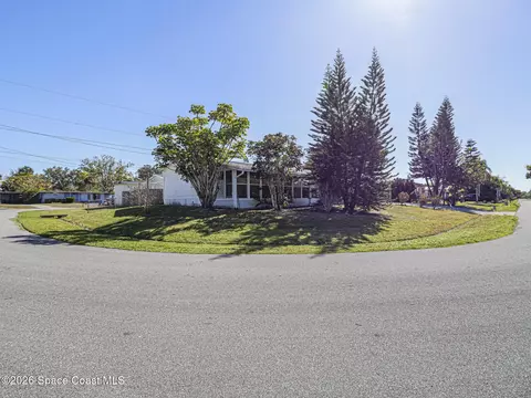 37 Sapphire St, Melbourne, FL 32904