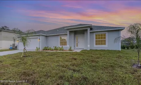 323 Santa Martia St SW, Palm Bay, FL 32908