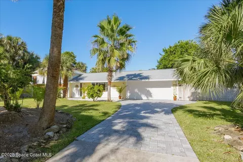 2007 Oak St, Melbourne Beach, FL 32951
