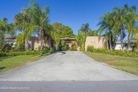 422 Del Monte Rd #A&B, Sebastian, FL 32958