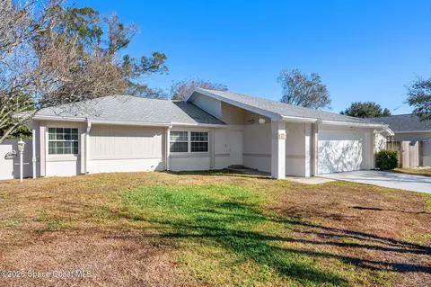 853 Lexington St NE, Palm Bay, FL 32907