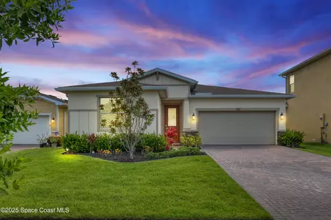 507 Veridian Cir NW, Palm Bay, FL 32907
