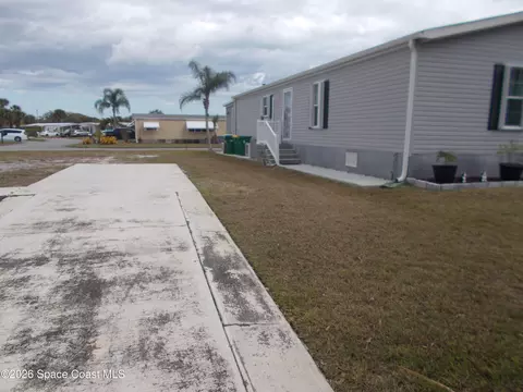 932 Fir St, Micco, FL 32976