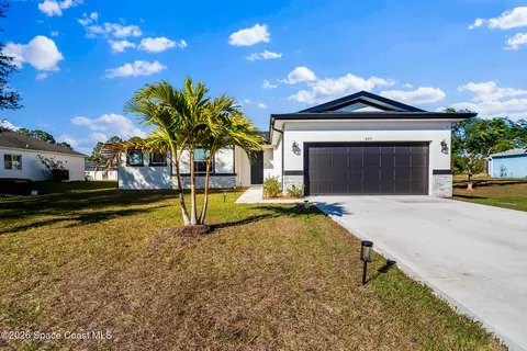 207 Bellbrook St SE, Palm Bay, FL 32909