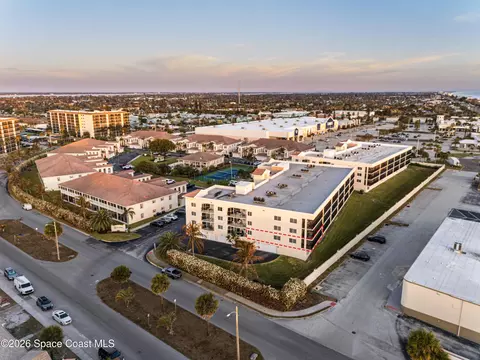 121 Lancha Cir #107, Satellite Beach, FL 32937