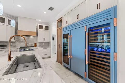 Kitchen - 2189 Pineapple Ave, Melbourne, FL 32935 photo 9 of 19