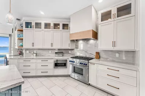 Kitchen - 2189 Pineapple Ave, Melbourne, FL 32935 photo 6 of 19