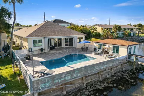 Exterior - 2189 Pineapple Ave, Melbourne, FL 32935 photo 5 of 31