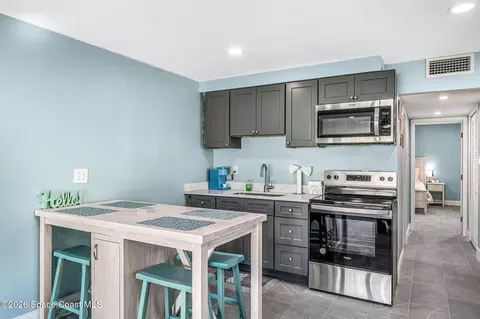 Kitchen - 2189 Pineapple Ave, Melbourne, FL 32935 photo 16 of 19