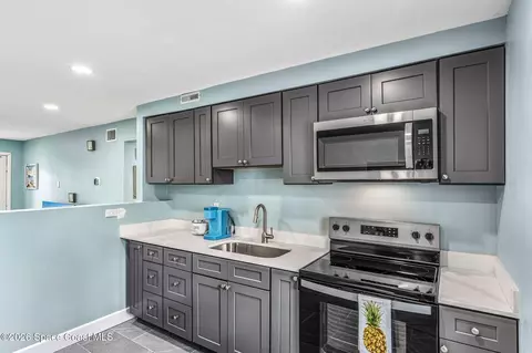 Kitchen - 2189 Pineapple Ave, Melbourne, FL 32935 photo 12 of 19