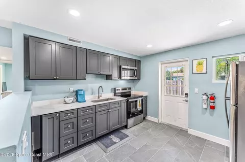 Kitchen - 2189 Pineapple Ave, Melbourne, FL 32935 photo 13 of 19