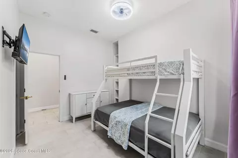 Bedroom - 2189 Pineapple Ave, Melbourne, FL 32935 photo 7 of 19