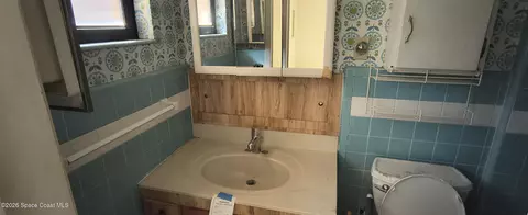 Bath - 2441 Lorna Dr, Melbourne, FL 32935 photo 2 of 2