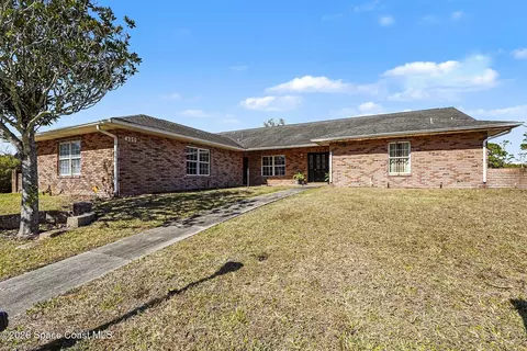 4950 Country Pl, Grant, FL 32949