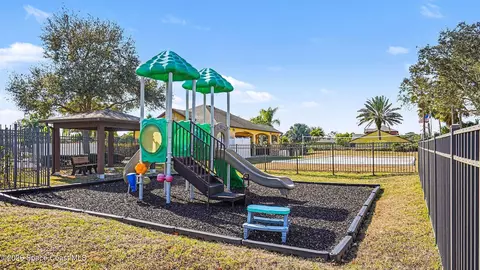 View/Area - 1010 Luminary Cir #101, Melbourne, FL 32901 photo 2 of 2