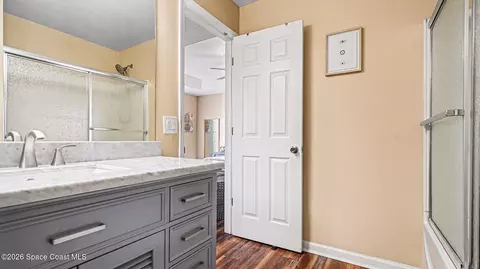 Bath - 1010 Luminary Cir #101, Melbourne, FL 32901 photo 2 of 2