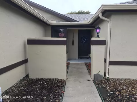 594 Pine Forest Ct, Melbourne, FL 32940