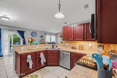 Kitchen - 3363 Echo Ridge Pl, Cocoa, FL 32926 photo 3 of 3