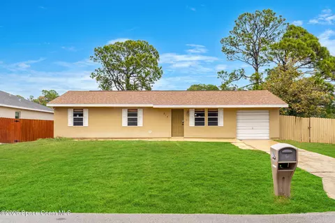 215 Hagerstown St SW, Palm Bay, FL 32908