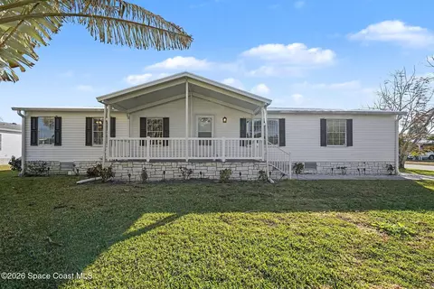 926 Laurel Cir, Barefoot Bay, FL 32976