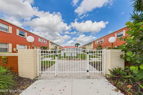 50 Needle Blvd E #3, Merritt Island, FL 32953