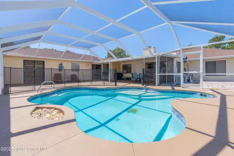 1814 Oak Dr N, Rockledge, FL 32955