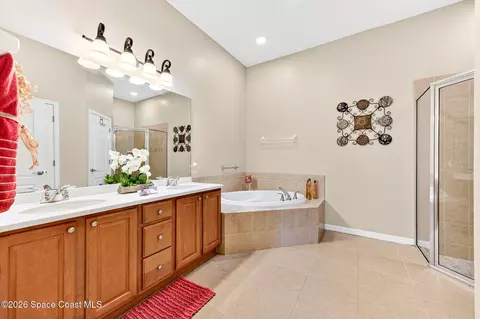 Bath - 1406 Ballinton Dr, Melbourne, FL 32940 photo 1 of 5
