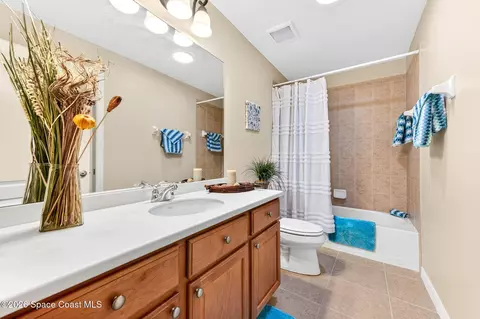 Bath - 1406 Ballinton Dr, Melbourne, FL 32940 photo 5 of 5