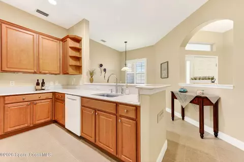 Kitchen - 1406 Ballinton Dr, Melbourne, FL 32940 photo 2 of 3