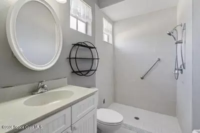 Bath - 2205 Arnold Ln, Malabar, FL 32950 photo 1 of 4