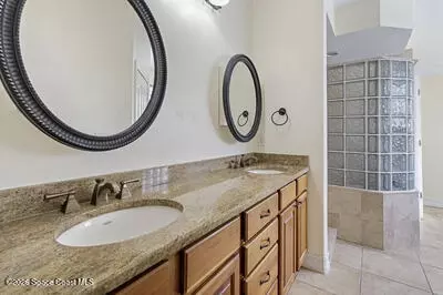 Bath - 2205 Arnold Ln, Malabar, FL 32950 photo 2 of 4
