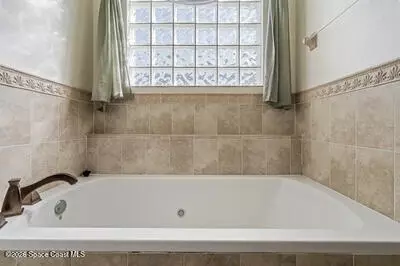 Bath - 2205 Arnold Ln, Malabar, FL 32950 photo 4 of 4