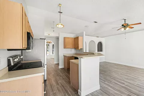 Entry Way - 7350 Bartow Ave, Cocoa, FL 32927 photo 1 of 1