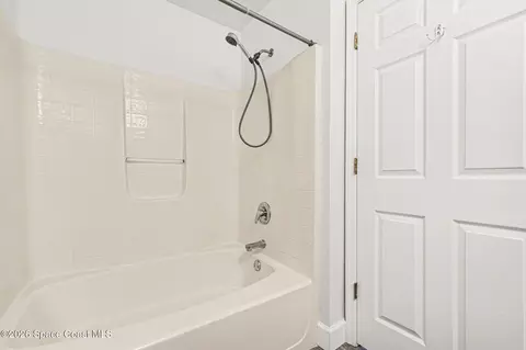 Bath - 7350 Bartow Ave, Cocoa, FL 32927 photo 4 of 4