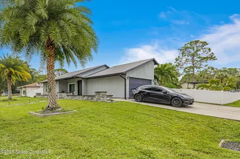258 Emerson Dr NW, Palm Bay, FL 32907