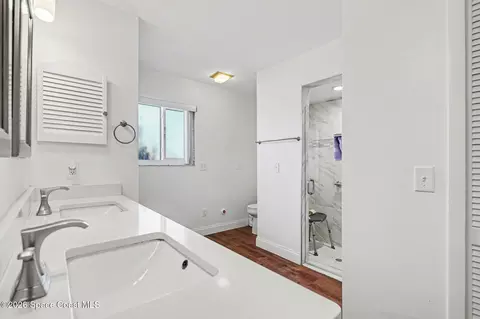 Bath - 1311 Independence Ave, Melbourne, FL 32940 photo 2 of 3