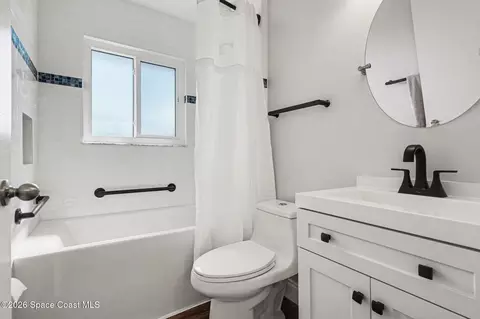 Bath - 1311 Independence Ave, Melbourne, FL 32940 photo 3 of 3