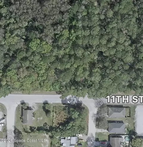 1215 11th St SW, Vero Beach, FL 32962