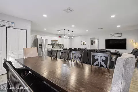 Dining - 809 Espanola Way, Melbourne, FL 32901 photo 1 of 1