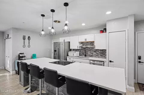 Kitchen - 809 Espanola Way, Melbourne, FL 32901 photo 1 of 3