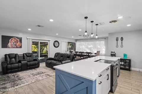 Kitchen - 809 Espanola Way, Melbourne, FL 32901 photo 3 of 3