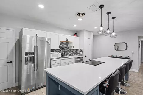 Kitchen - 809 Espanola Way, Melbourne, FL 32901 photo 2 of 3