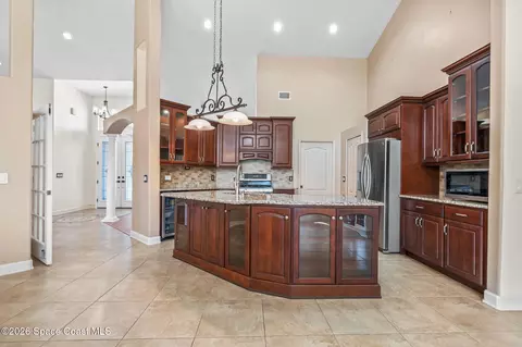 Kitchen - 751 Lake Dr, Melbourne, FL 32940 photo 3 of 4