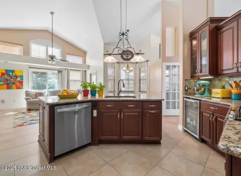 Kitchen - 751 Lake Dr, Melbourne, FL 32940 photo 4 of 4
